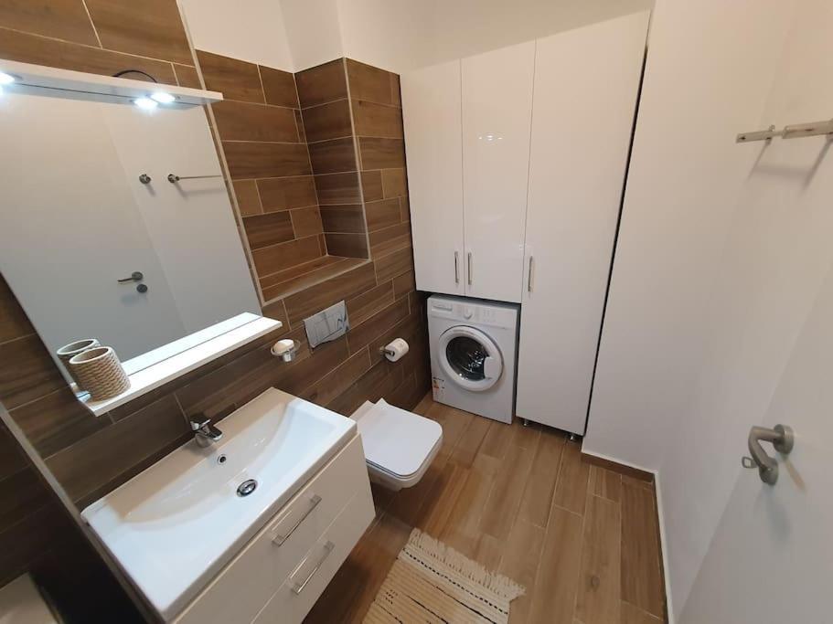 New Luxury Flat Near City Center Apartment ทิมิชัวรา ภายนอก รูปภาพ